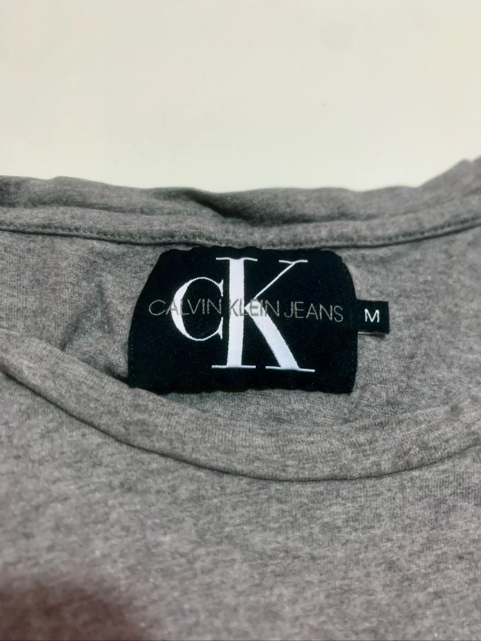 Camiseta Calvin Klein Original Cinza Estampada Tamanho M – photo 3